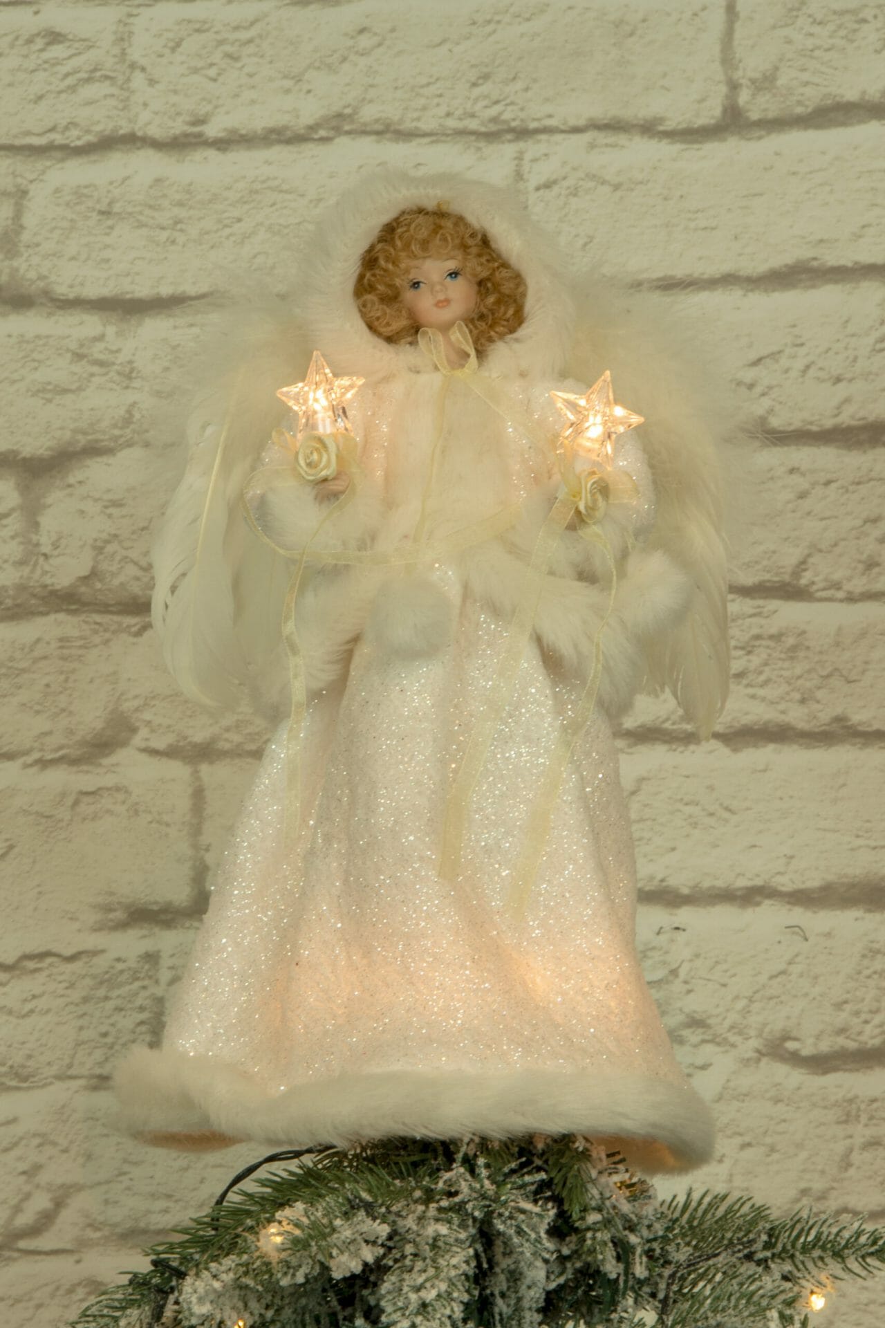 Ivory Hooded 10-Light Angel Tree topper - Image 6