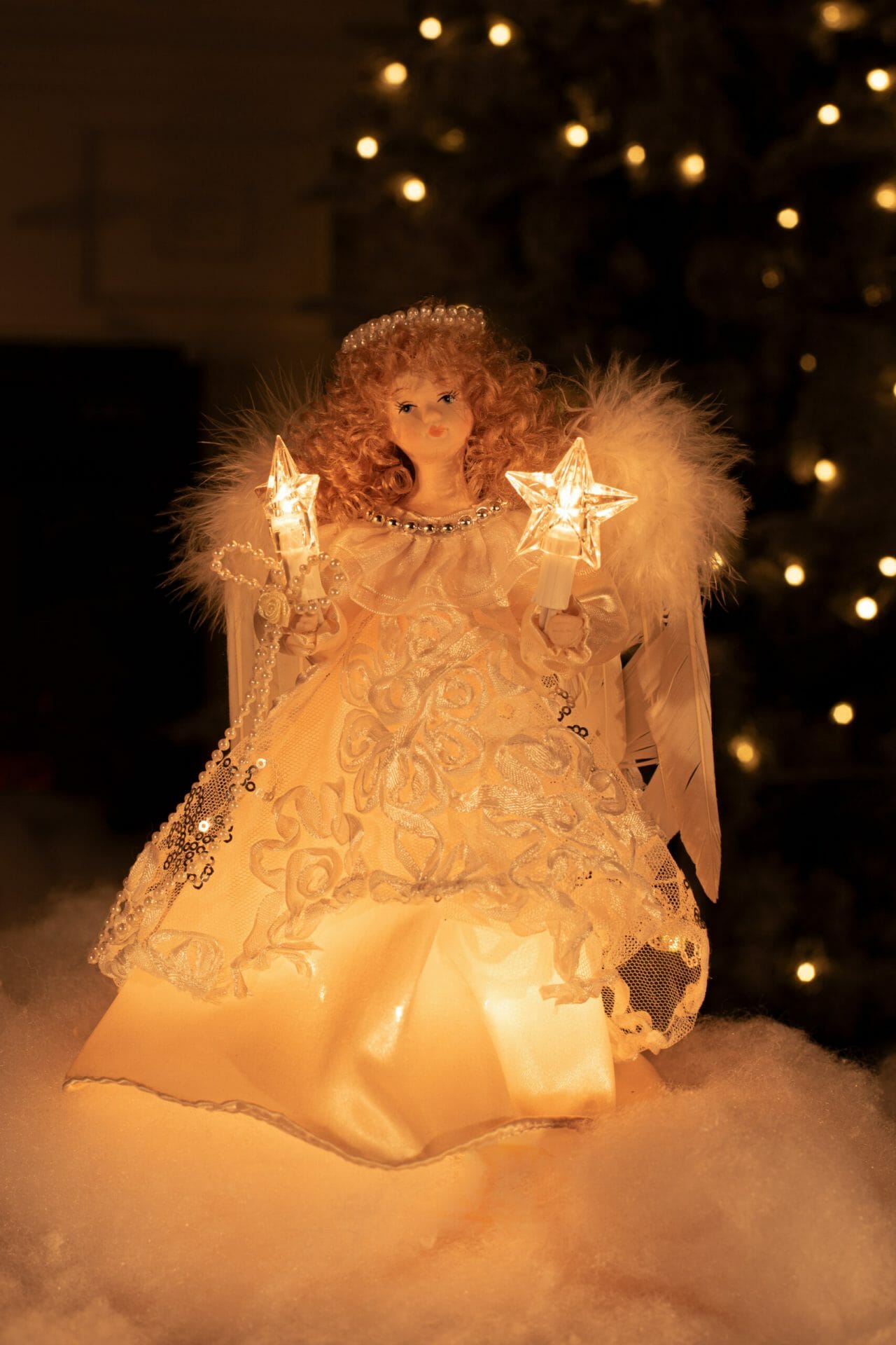 Ivory Small 10-Light Angel Tree topper - Image 5
